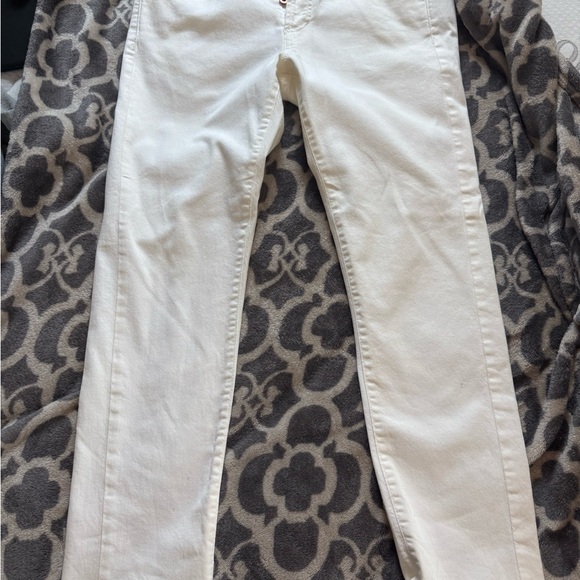 Men’s off-white jeans